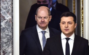 Đức cứng rắn hơn với Nga, Ukraine tung hô "bước ngoặt"