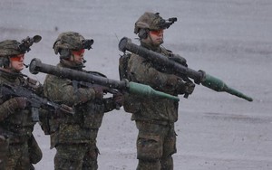 Panzerfaust 3: Vũ khí thời Chiến tranh Lạnh phá hủy xe tăng Nga ở Ukraine