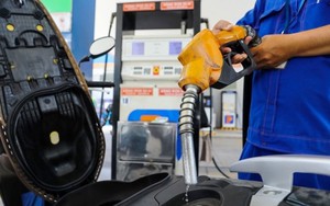 Giá xăng dầu hôm nay 13/5: Dầu thô tăng mạnh, nên giảm thêm thuế để hạ giá xăng dầu?