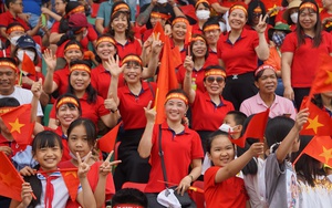 Giành 8 HCV ở SEA Games 31, Rowing nữ Việt Nam khiến hàng ngàn khán giả phấn khích