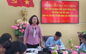 Phó Chủ tịch BCH Trung ương Hội Nông dân Việt Nam Bùi Thị Thơm và đoàn công tác làm việc tại Thanh Hóa