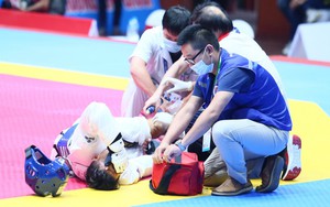 Khoảnh khắc võ sĩ Taekwondo Việt Nam đá gục đối thủ trên sàn đấu