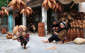 Nghề đan đó hàng trăm năm, giờ làm nghề không vì... thu nhập