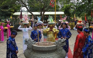 Sự tích Hoàng Phi Yến “bôi nhọ vua Gia Long”: Nguyễn Phước tộc phản bác quan điểm của Cục Di sản