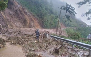 Lai Châu: Mưa lớn gây sạt lở, ách tắc giao thông