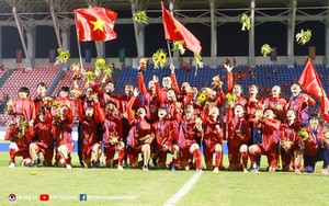 ĐT nữ Việt Nam nhận 12,1 tỷ đồng tiền thưởng cho HCV SEA Games 31 