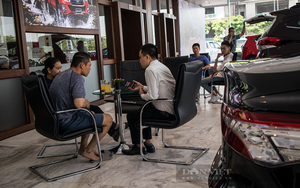 Dù phải mua chênh cả trăm triệu, mỗi phút người Việt vẫn mua 1 chiếc ô tô