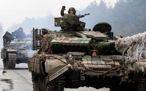 Giữa lúc Nga tăng cường tấn công Donbass, Ukraine có động thái cứng rắn bất ngờ