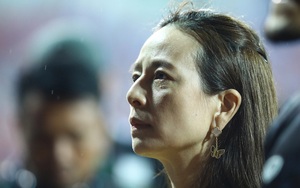Madam Pang và U23 Thái Lan rơi lệ, xin lỗi CĐV vì không thể có HCV SEA Games