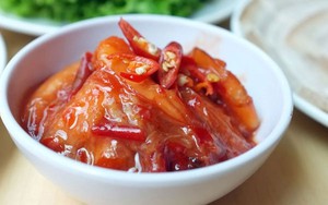 Thưởng thức đặc sản có vị ngọt, cay cay, chua chua, béo, bùi cực ngon của xứ Huế