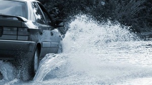 Những điều cần biết về bảo hiểm ô tô ngập nước 
