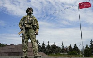 Nóng chiến sự: Ukraine thừa nhận thất bại nặng nề khi để mất thành trì lớn ở Donbass