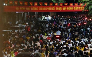 Người dân Sơn La ùn ùn đổ về Lễ khai mạc Festival trái cây và sản phẩm OCOP 2022
