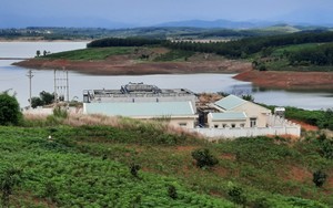 Kon Tum: Dự án cấp nước sạch trăm tỷ liên tục chậm tiến độ, hàng ngàn người dân "khát" nước