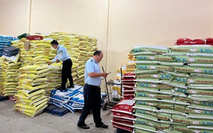 Tạm giữ trên 3 tấn thức ăn chăn nuôi hết hạn sử dụng tại thị trường Bạc Liêu