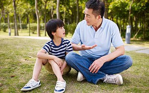 4 câu hỏi và 15 phút giúp cải thiện khoảng cách giữa cha mẹ và con cái