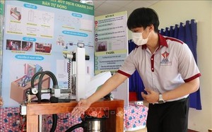 Sáng chế máy hút dịch trái chanh dây bán tự động là của 2 học sinh tỉnh Đắk Lắk, giá thành "hạt dẻ"