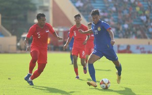 CĐV Nam Định &quot;tiếp lửa&quot;, U23 Lào vẫn rơi chiến thắng trước U23 Singapore 