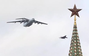 Nga dùng máy bay hạt nhân 'ngày tận thế' trong lễ duyệt binh để 'nắn gân' Mỹ, NATO