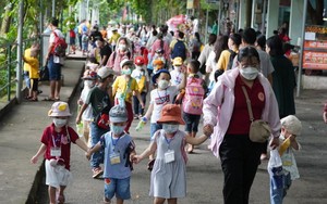 Thảo Cầm Viên Sài Gòn đông nghẹt du khách ngày Quốc tế Thiếu nhi
