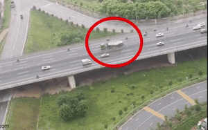 Clip NÓNG 24h: Bức xúc hình ảnh xe bồn chở xăng chạy lùi trên cầu Nhật Tân