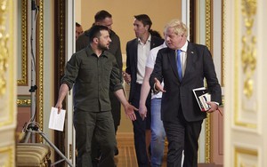 Thủ tướng Anh bất ngờ đến thăm Kiev, hứa hỗ trợ đặc biệt cho Ukraine