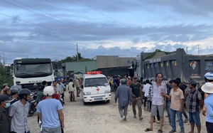 Bình Thuận: Xe máy chở 3 va chạm xe tải, 2 người tử vong 