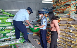 Hơn 5 tấn phân bón NPK không đảm bảo chất lượng được bán ngang nhiên tại Tiền Giang