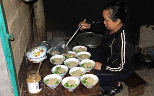 Về Hà Giang thử món cháo nấu từ nguyên liệu độc dược có một không hai
