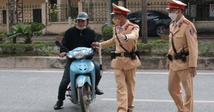 Cảnh sát giao thông có được rút chìa khoá của người vi phạm?