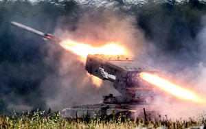 Nga tung video dùng pháo phản lực 'cuồng phong' tấn công các mục tiêu Ukraine