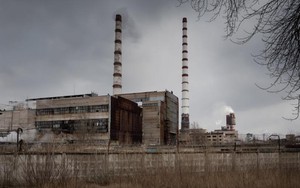 Nóng Severodonetsk: Hàng trăm dân thường ẩn náu,  nhà máy hóa chất này có nguy cơ như thành trì Azovstal ở Mariupol