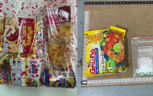 Bí mật bên trong gói mì tôm, snack vừa bị triệt phá tại Đà Nẵng