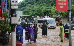 Gần 1.000 thí sinh thi vào lớp 10 trường THPT chuyên Sơn La phải đổi lịch thi do mưa lũ 
