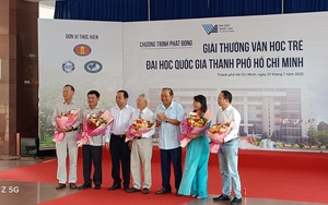 &quot;Khởi nghiệp văn chương&quot; - giải thưởng Văn học trẻ Đại học Quốc gia TP.HCM cho học sinh, sinh viên cả nước