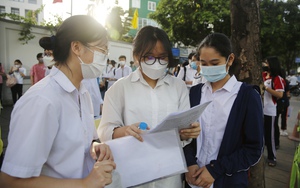 Thấy gì qua điểm chuẩn vào lớp 10 Hà Nội và nguyên tắc đăng ký nguyện vọng 2 để tránh nhỡ nhàng?