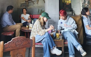 "Cuộc chiến" tìm quán cà phê để nghỉ trưa của dân công sở ở trung tâm Sài Gòn