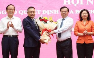 Bí thư Hà Nội Đinh Tiến Dũng đề nghị ủng hộ ông Trần Sỹ Thanh sớm tiếp cận nhiệm vụ mới