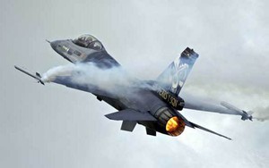 Rộ tin Mỹ chuẩn bị tặng tiêm kích F-15 và F-16 cho Ukraine để đấu với Nga
