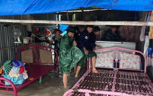 Kiên Giang: Bộ đội Biên phòng Hòn Sơn giúp dân khắc phục ngập úng do mưa bão