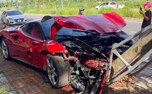 Siêu xe Ferrari 488 giá 21 tỷ đồng tông gốc cây nát đầu: Những tình tiết khó hiểu