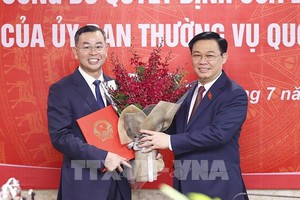 Chủ tịch Quốc hội Vương Đình Huệ trao quyết định nhân sự lãnh đạo Kiểm toán Nhà nước