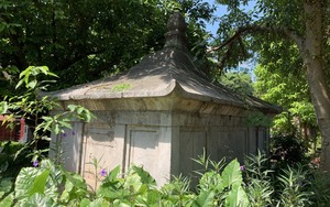 Tận thấy kiến trúc đá đồ sộ trong lăng mộ bà Chúa giữa bán đảo Linh Đàm