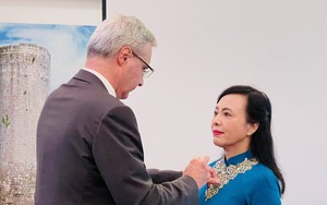 Những dấu ấn trong 2 lần bà Nguyễn Thị Kim Tiến, nguyên Bộ trưởng Bộ Y tế nhận Huân chương Bắc đẩu Bội tinh