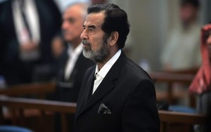 Tiết lộ giây phút trước lúc cựu Tổng thống Saddam Hussein bị treo cổ