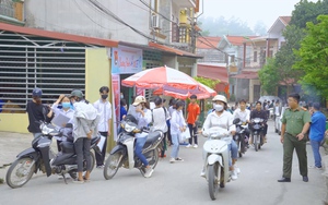 Một điểm thi tại Lạng Sơn phải mượn nhà dân cho thí sinh gửi đồ theo quy định