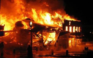 Cháy phòng làm việc Bộ phận Một cửa của xã, thiệt hại khoảng 400 triệu đồng