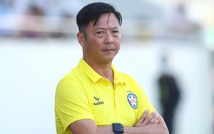 HLV Lê Huỳnh Đức trở lại bóng đá, đối đầu HLV Kiatisak