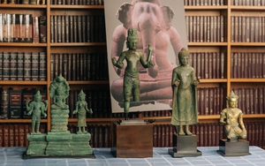 Mỹ đưa 30 cổ vật &quot;hồi hương&quot; về Campuchia