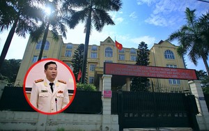 Cuộc đối chất giữa cựu đại tá Phùng Anh Lê và chú họ về số tiền bị cáo buộc nhận hối lộ